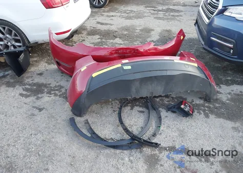 2021 Tesla Model Y Long Range Dual Motor All-Wheel Drive z USA, uszkodzony, nr VIN 5YJYGDEEXMF256471